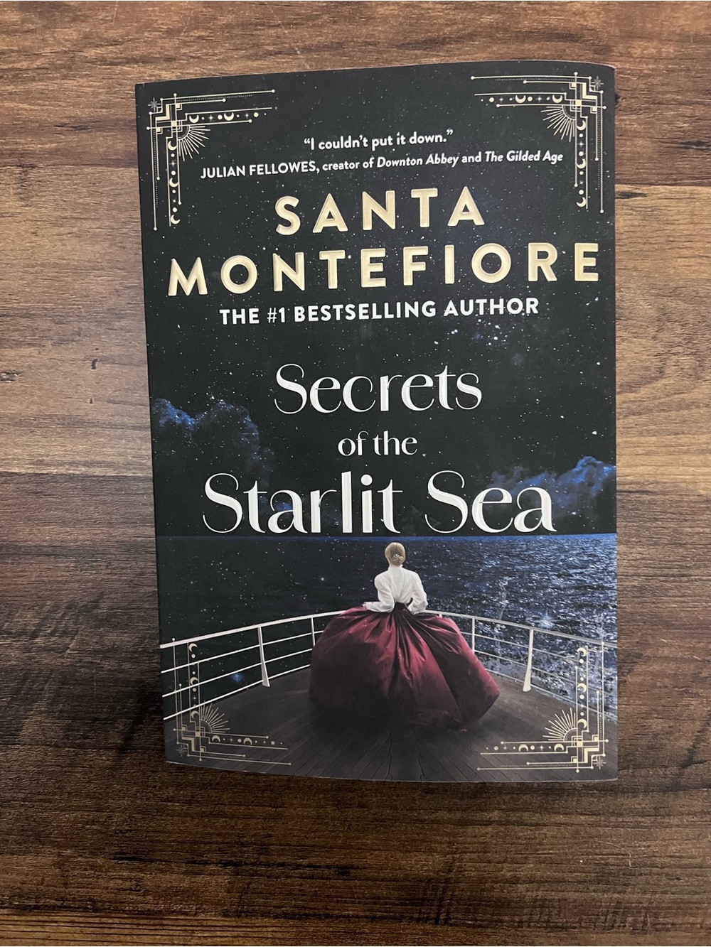 3/$30 🍀 — Paperback — Secrets of the Starlit Sea by Santa Montefiore